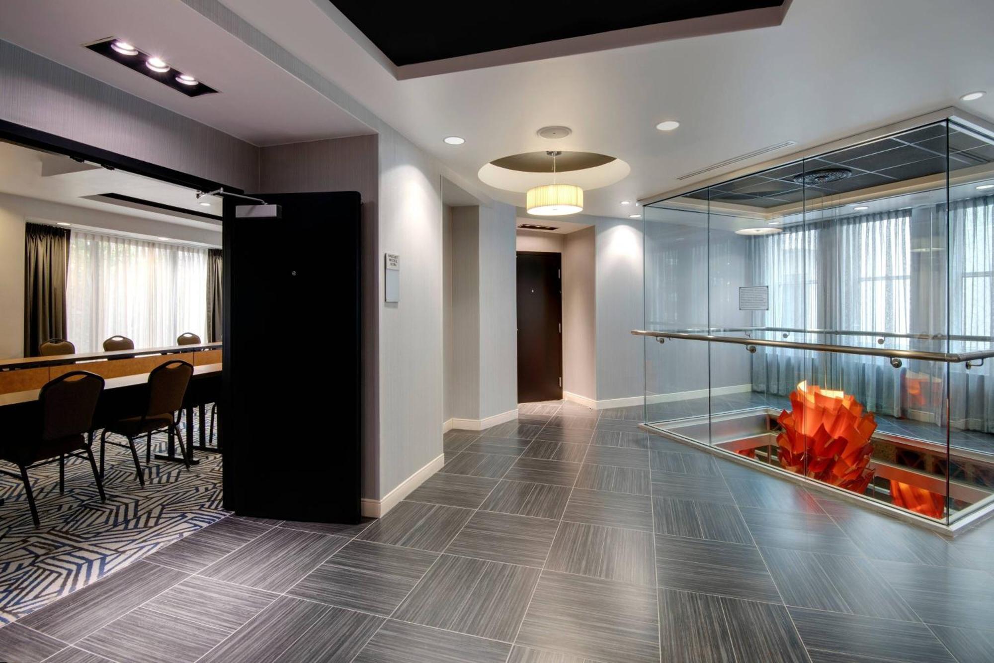 Courtyard By Marriott Atlanta Downtown Hotel Exterior photo